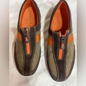 Land's End Women's top zipper casual shoes, size 7